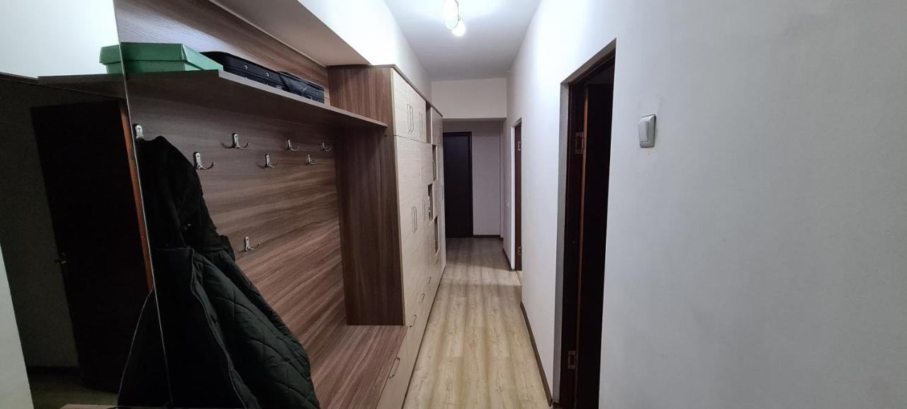 Flat In Central Bishkek Esterno foto
