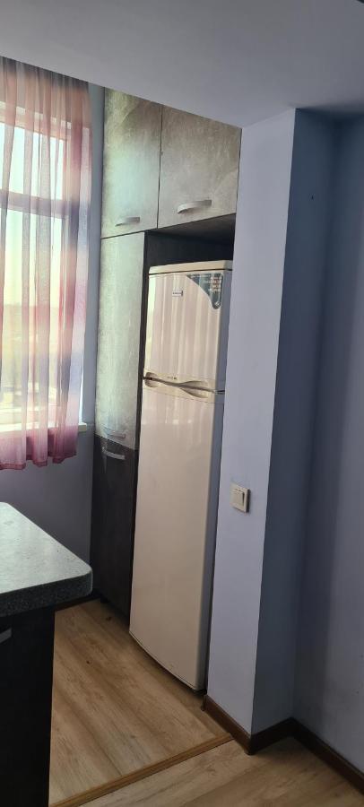 Flat In Central Bishkek Esterno foto